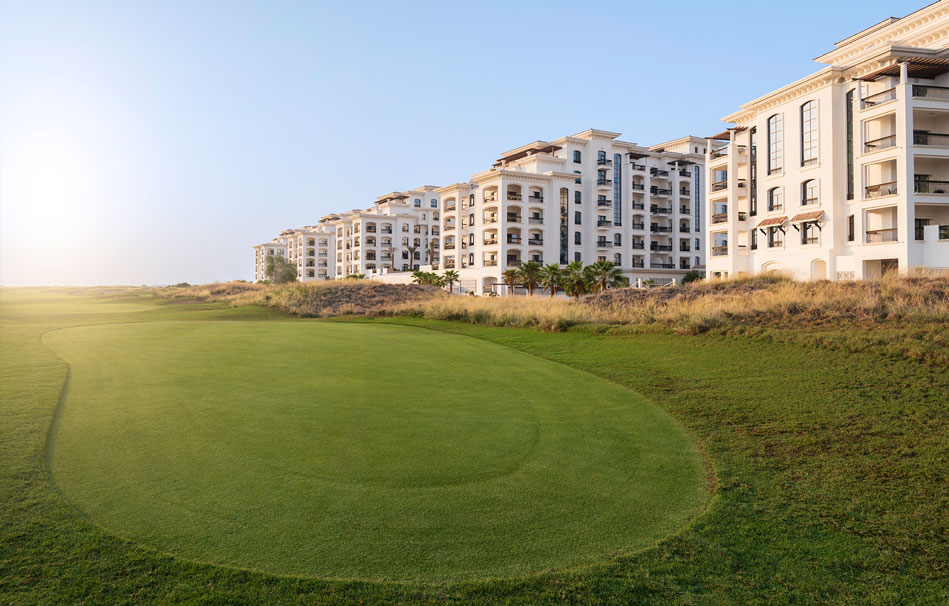 Ansam exterior architecture on Yas Island, Abu Dhabi featuring elegant apartment buildings and well-maintained landscaped areas==.jpg